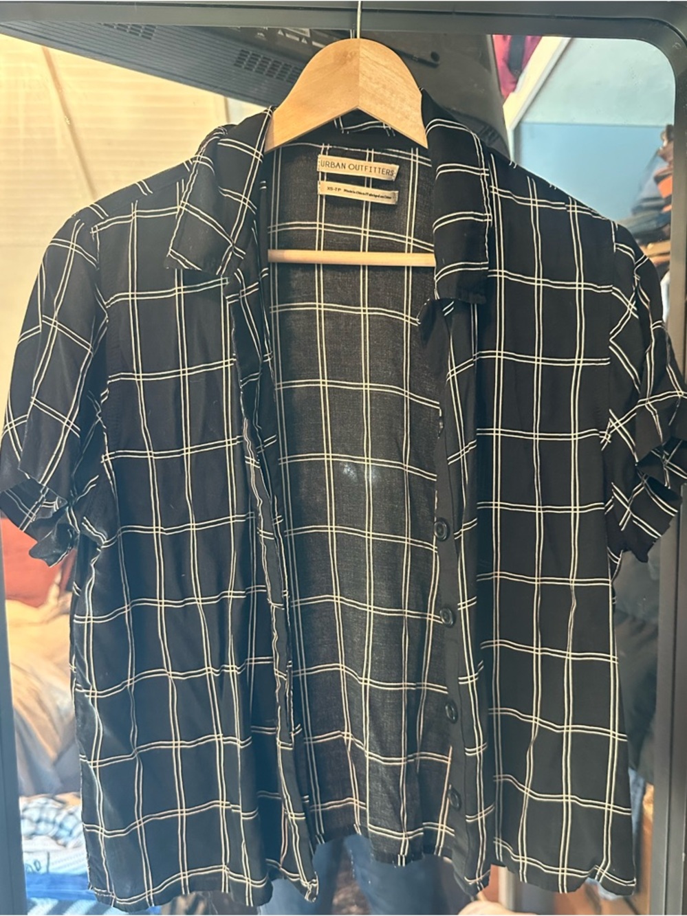 Urban Outfitters Black & White Windowpane Short-Sleeve Button-Up Shirt XS